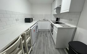 Ryan I Air I Bnb - 147-153 Mill Street - Free Parking